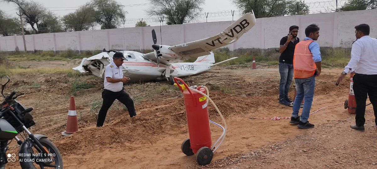 shukla_tarun's tweet photo. Crash :

- A FSTC Technam 2006 aircraft VT-VDB crashed during a touch and go training in Bhiwan i( Haryana) due to loss of power today while @DGCAIndia team happened to be present there

- Cadet safe but injured

Some pcs : https://t.co/BjKDedsLJ3