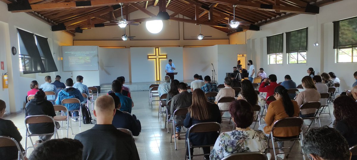 gcvreugde's tweet photo. Vanochtend op seminarie voor studenten en docenten gepreekt over ‘De schat in aarden vaten’ #Colombia #FUSBC https://t.co/RNyVXzEavc
