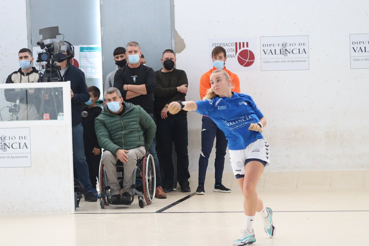 AproopT's tweet photo. Entra en acció la primera categoria femenina del Campionat Autonòmic aproop! de raspall patrocinat per aquesta operadora. Este dissabte 14 l'emoció comença a l'#AlqueriaDAsnar.
Que guanyen les millors! 💪⚾
📷 @fedpival
#aprooptelecom #pilotamola #raspall #pilotavalenciana https://t.co/sdzM2SWr7p