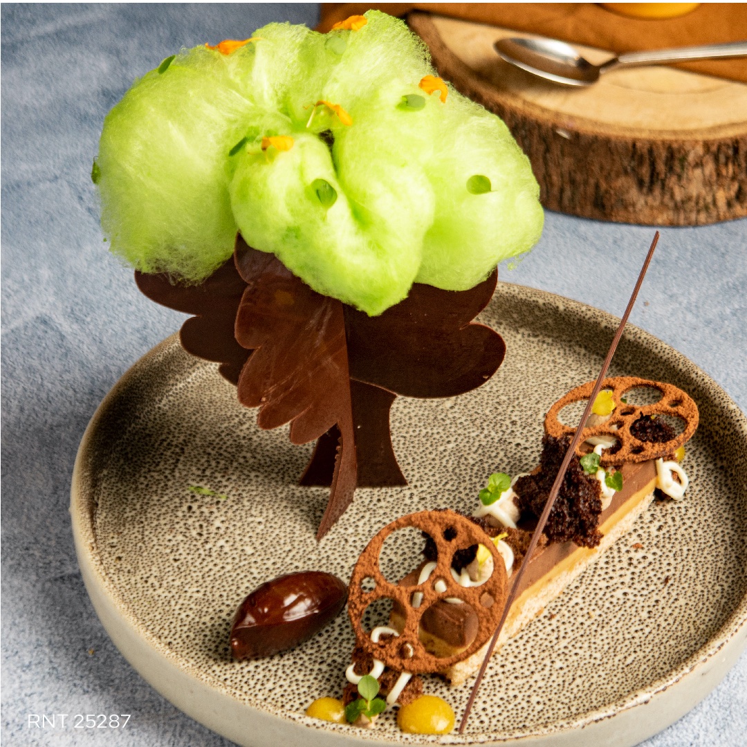Las preparaciones en @laventanabogota también alimentan el alma y los sentidos... Hoy te presentamos nuestro postre inspirado en la Selva Amazónica🌳✨ ¡No te lo pierdas! 🤩

RESERVAS: +57 601 600 6100 ext 2611
bogota.events@hilton.com
WhatsApp +57 322 344 9691