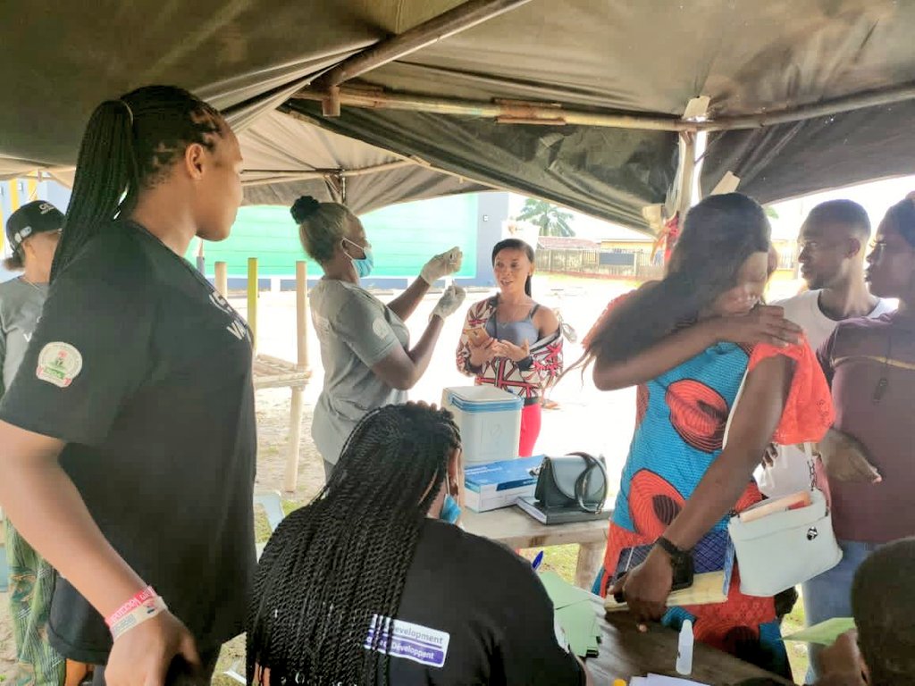 CDDWestAfrica's tweet photo. Day 2 of the vaccination exercise at  Nekede polytechnic as more students  gets thier Covid-19 Vaccines.

@HassanIdayat
@ISRAELADE2
#GetVaccinatedNigeria
#Vaccines https://t.co/ZtVitVJGB2