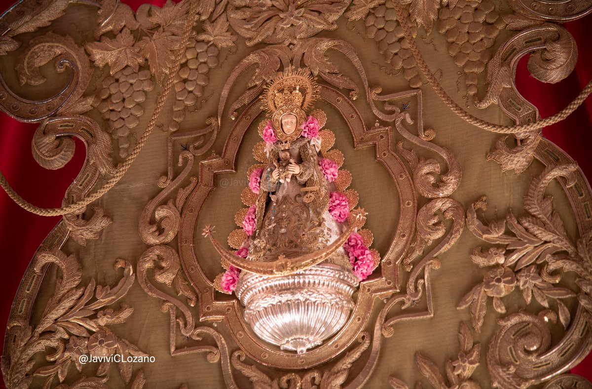 JaviviCLozano's tweet photo. #LuzDeVelas Solemne Triduo en honor al Bendito Simpecado de la Hermandad del Rocío de Chipiona a la luz de las velas 2022 *DETALLES* @hdadchipiona 📸 Javier Cantos Lozano 📲 https://t.co/SZLbQDGgsG https://t.co/0vmlKwdUzB
