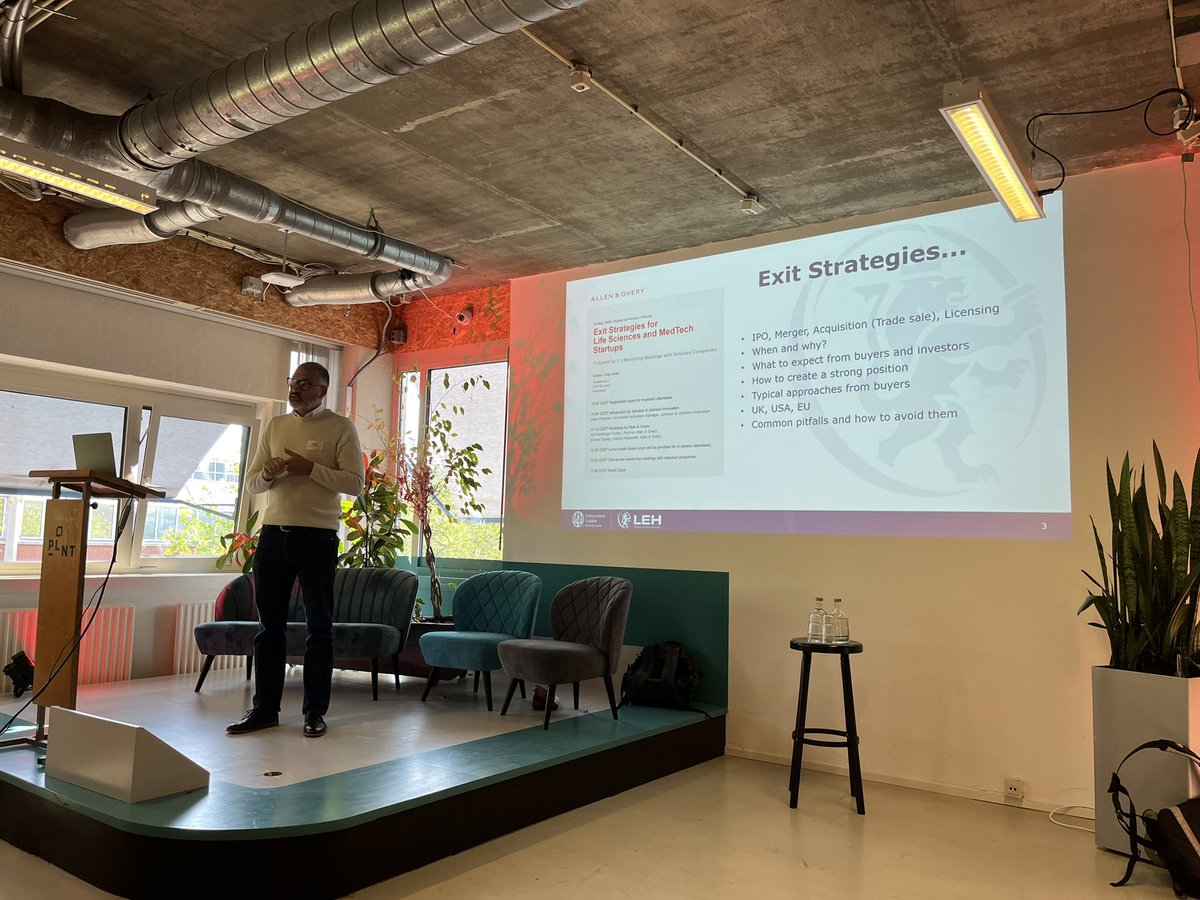 Rob Mayfield from the LEH-investment organization from <a href="/UniLeiden/">Universiteit Leiden</a> <a href="/UniLeidenNews/">Leiden University</a> talking about the universities investments and the Exit strategies of Life Science companies at Science meets Business cafe at <a href="/PLNT_Leiden/">PLNT Leiden</a>