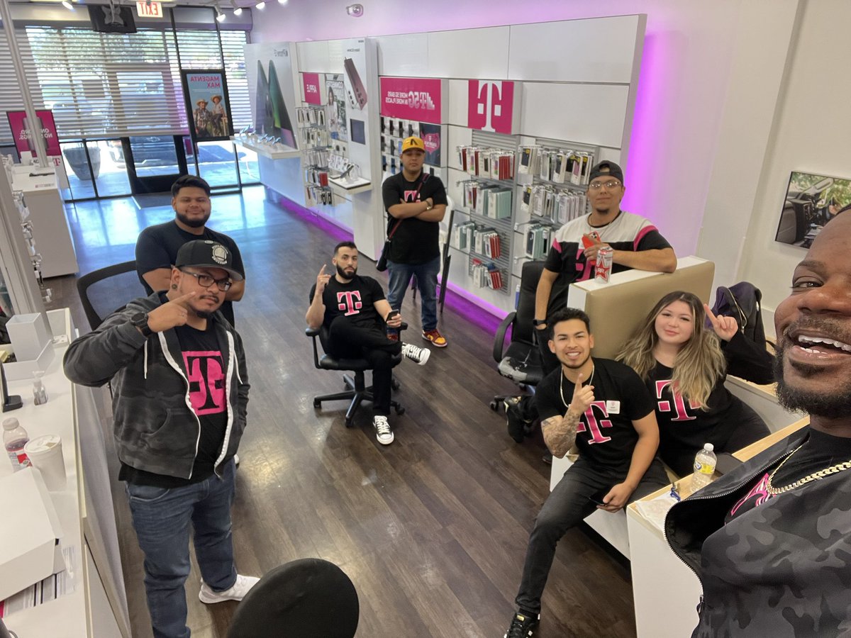 OctaviusMarks's tweet photo. #AZWest ready for the weekend currently ranked #94 in #Tmobile #Amtel #Runtellyourfriends https://t.co/hrKPCJvsd9