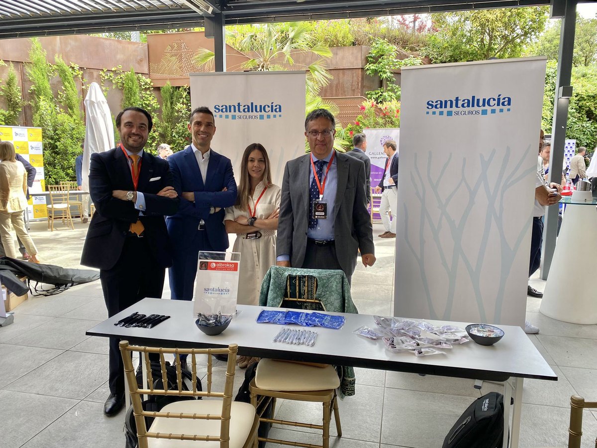 Gracias a <a href="/albroksa/">Albroksa</a> por permitirnos participar en su 4a convención anual hoy en Cáceres <a href="/santalucia_seg/">Santalucía Seguros</a> seguimos trabajando por y para la mediación profesional con apoyo, proximidad y cercania. #construyendofuturojuntos #segurosdevivir