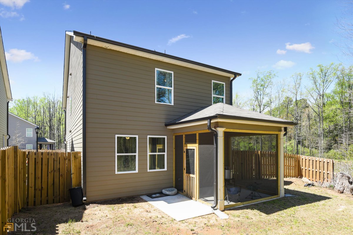 Check out this 3bd/2.5bath that is back on the market 👀 #stonemountainhomes #stonemountainrealestate #metroatlantahomes #metroatlantarealestate #buyahome #sellahome #invest #thehomeboy #markusbutts