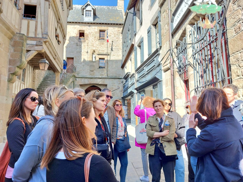 dorota_lichmira's tweet photo. Yesterday's #partnerdays adventures took us to @Mont_StMichel We were proud to finish the #Normandy tour with this amazing #UNESCOWorldHeritageSite . Big thanks to our amazing guide and our driver who got us on time to @VilleParis to see the #eiffeltower sparkle 🌟🌠💫 https://t.co/ngfan9LdYA