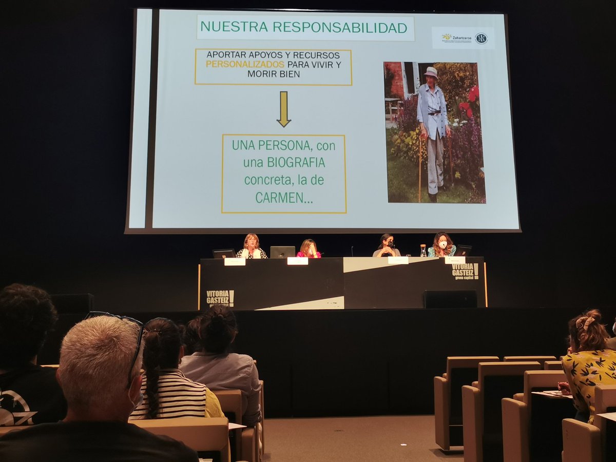 bizipoz_'s tweet photo. Siempre es un placer escuchar y aprender de Marije Goicoechea😍 mila esker por recordarnos nuestra responsabilidad en el BUEN morir, y por enseñarnos la importancia del #Conmorir 🤗
#CongresoZahartzaroa @zahartzaroa @sngeriatria https://t.co/58rdyD7YMx