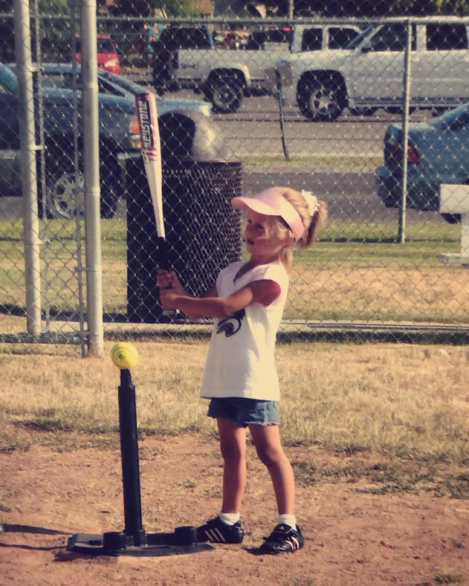 chukarsoftball's tweet photo. Today’s cuties are Jess and Kenna! 🥹🧡 #1day #throwback https://t.co/E5Ds60DvdU