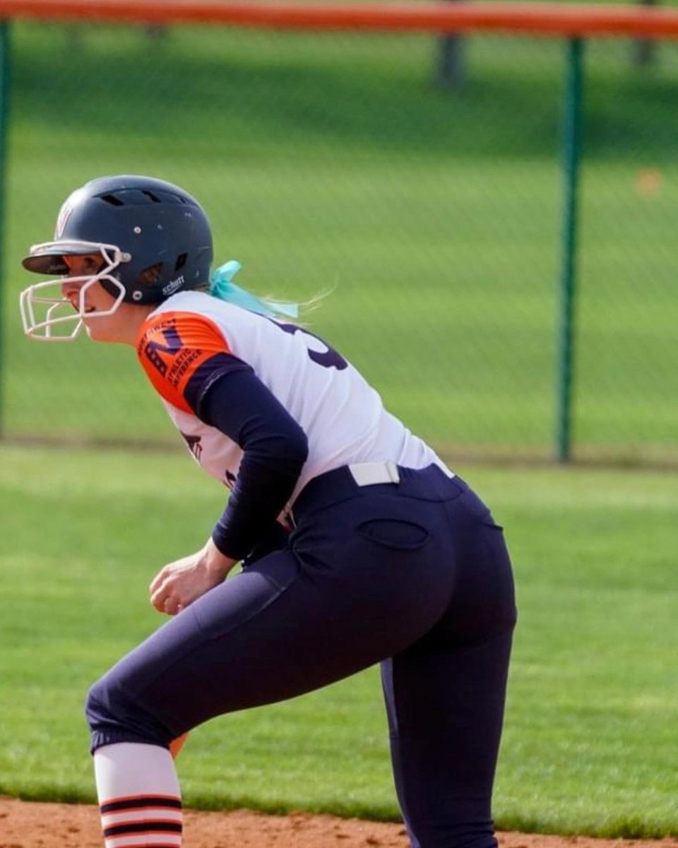 chukarsoftball's tweet photo. Today’s cuties are Jess and Kenna! 🥹🧡 #1day #throwback https://t.co/E5Ds60DvdU