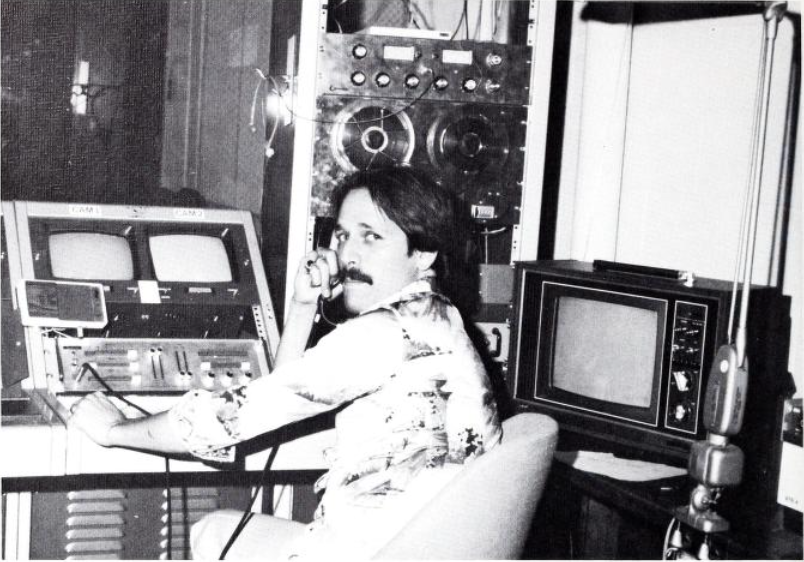 UnivWestGa's tweet photo. How it started ➡️ How it’s going. 

This photo from UWG’s 1981 yearbook shows just how far the technology used by students in our School of Communication, Film, and Media has come! 🎬🖥🎙 #TBT https://t.co/GxxwDdrU4r