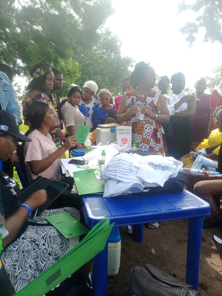 CDDWestAfrica's tweet photo. More pictures from the day two exercise  of Vaccination exercise in Nekede Polytechnic Imo state.

@HassanIdayat
@oaaigbe
@ISRAELADE2
#GetvaccinatedNigeria 
#Vaccines https://t.co/rnE97Y0FYD
