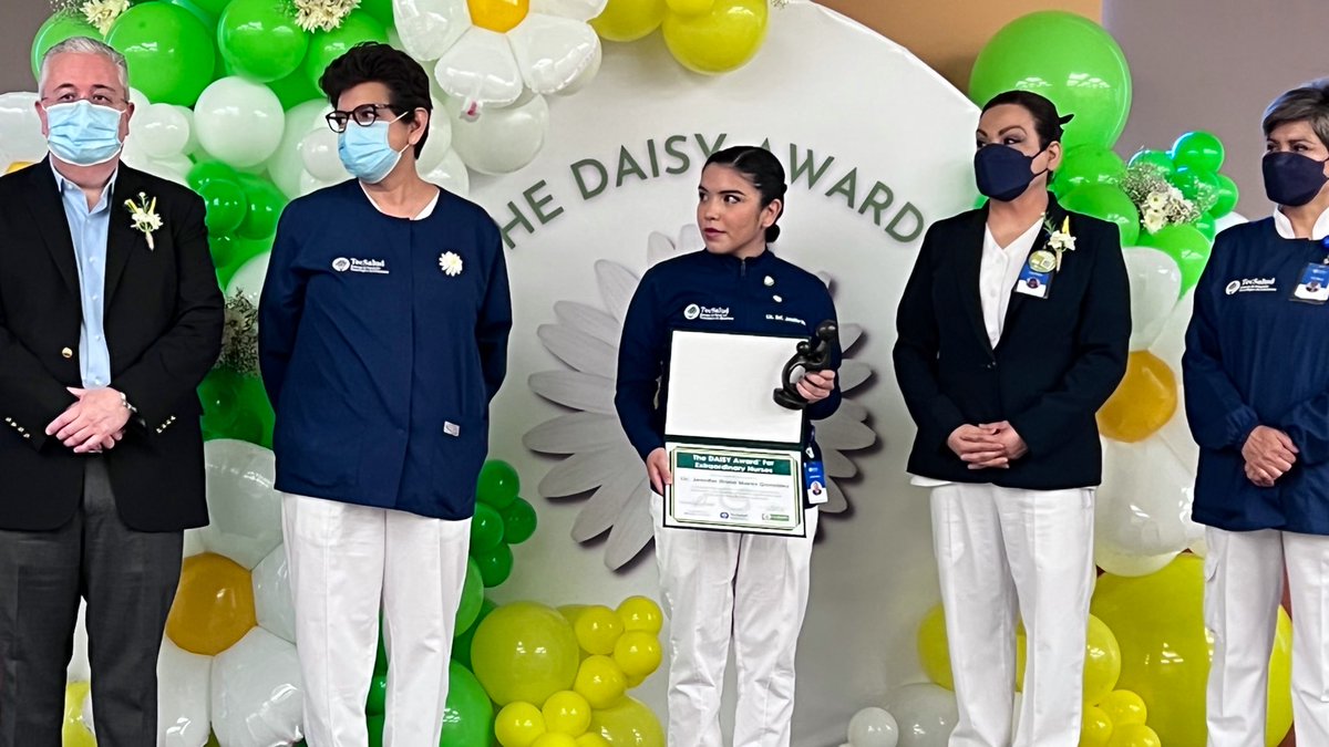 TecSaludMX's tweet photo. ¡Felicidades Jennifer!

Por transmitir el deseo de vivir… https://t.co/k5xMh2iaoL