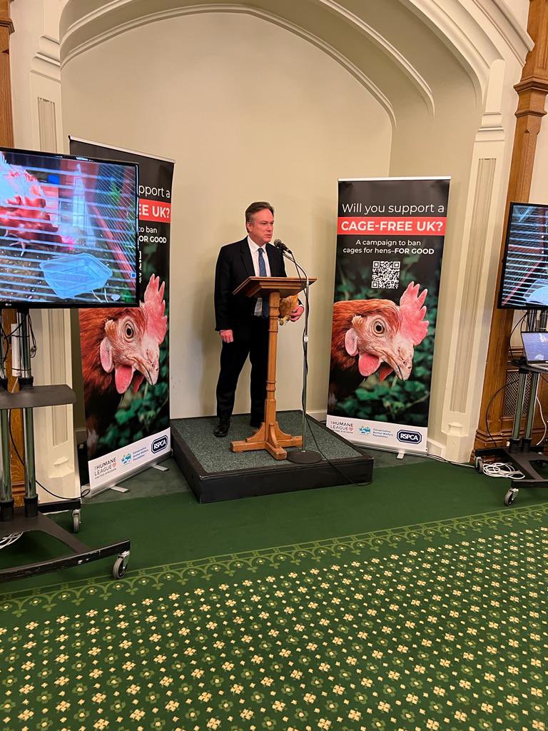 ConservativeAWF's tweet photo. We are delighted our Patron and champion of #BeatricesBill @HenrySmithUK has signed today's letter to the Government urging them to #ConsultOnCages . You can read the full letter here: https://t.co/GRZu6uFLVN End cages for laying hens
#HelpBeatrice https://t.co/LTQ5jup24u