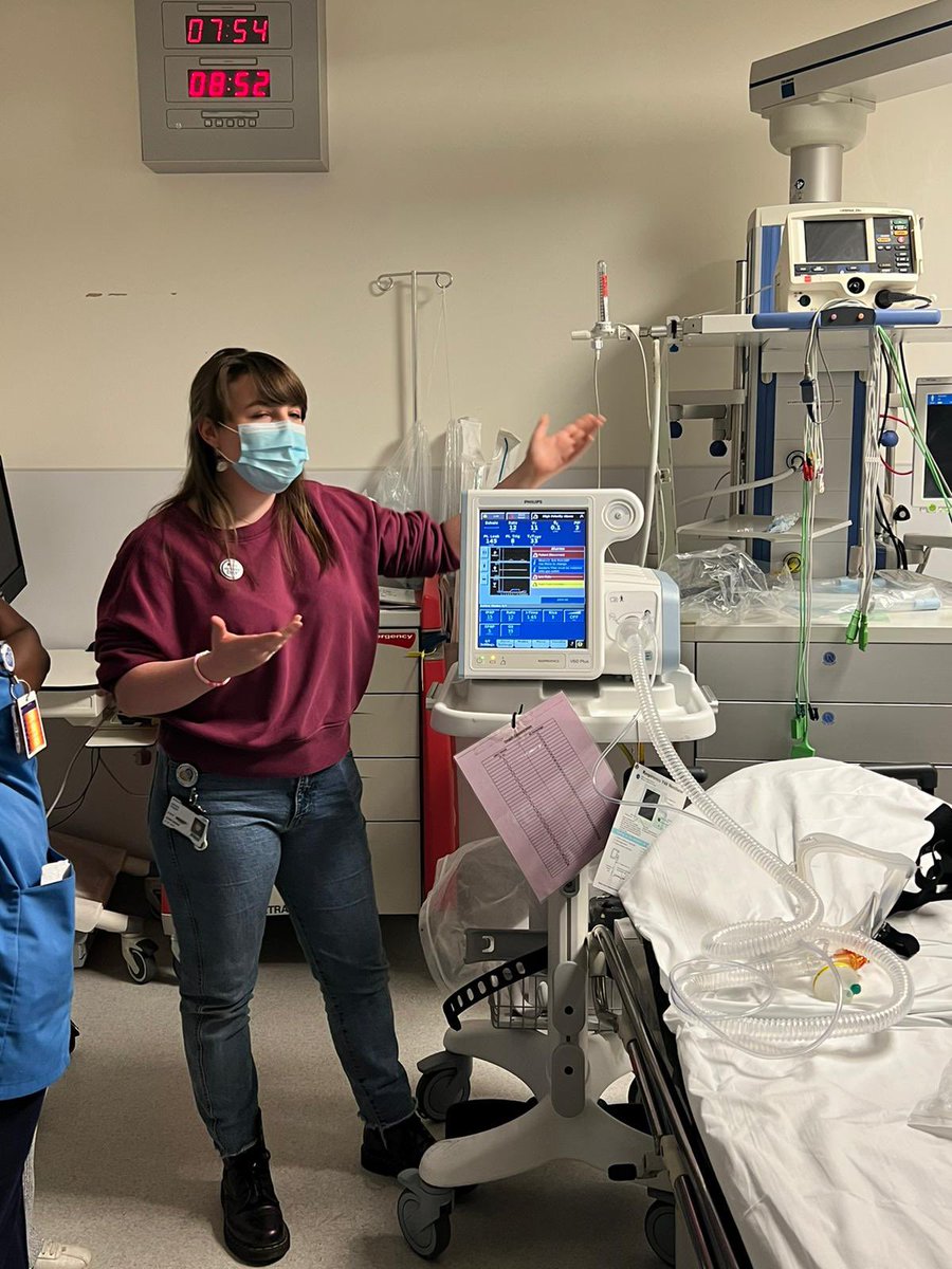 Happy Nurse’s Day! Another brilliant Resus Kit Day! It’s a fantastic opportunity to brush up on your Resus knowledge 🧠 Well done to our Student Nurses who did a fantastic job on our simulation stations! 👏🏻👏🏻 <a href="/akennyx/">Kenny</a> <a href="/mrhllyrd/">Marie</a>