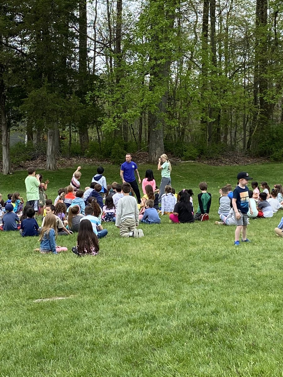 Recess fun at Alpine @PMillerAPAES @AESPrincipal2