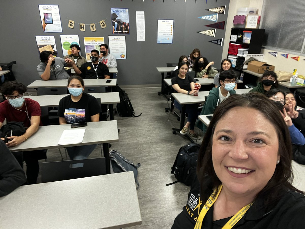 PISD_AVID's tweet photo. Celebrating our AVID Seniors at CTHS! @CTHSAVID https://t.co/CfJ7rKOb2R