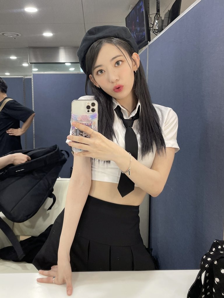 awsakura's tweet image. Click clack of pouty kkura 📸