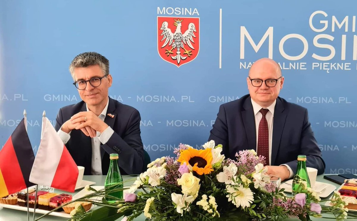 AMasthoff's tweet photo. Herzlicher Empfang durch Bürgermeister Przemysław Mieloch und seinem Team bei meinem Antrittsbesuch in unserer polnischen Partnerstadt Mosina, Kreis Posen.
Später mehr 😉 https://t.co/ZSdyxrqFbN