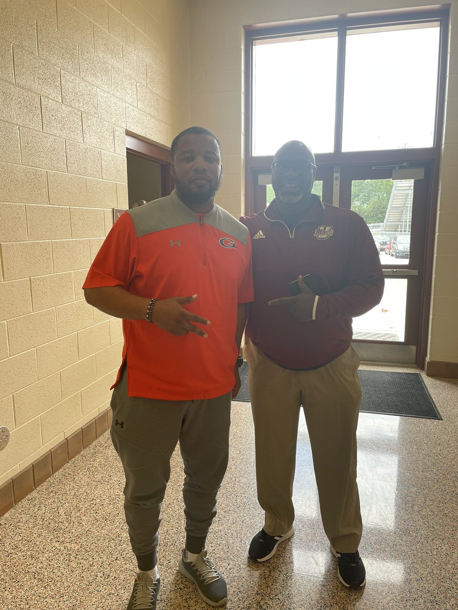 coachbenalbert's tweet photo. #MinuteMania @CoachStevenson6 North Carolina has great HS coaches, programs, and athletes! #FireTheMusket #RedRuM https://t.co/8Nw7vgp3dN