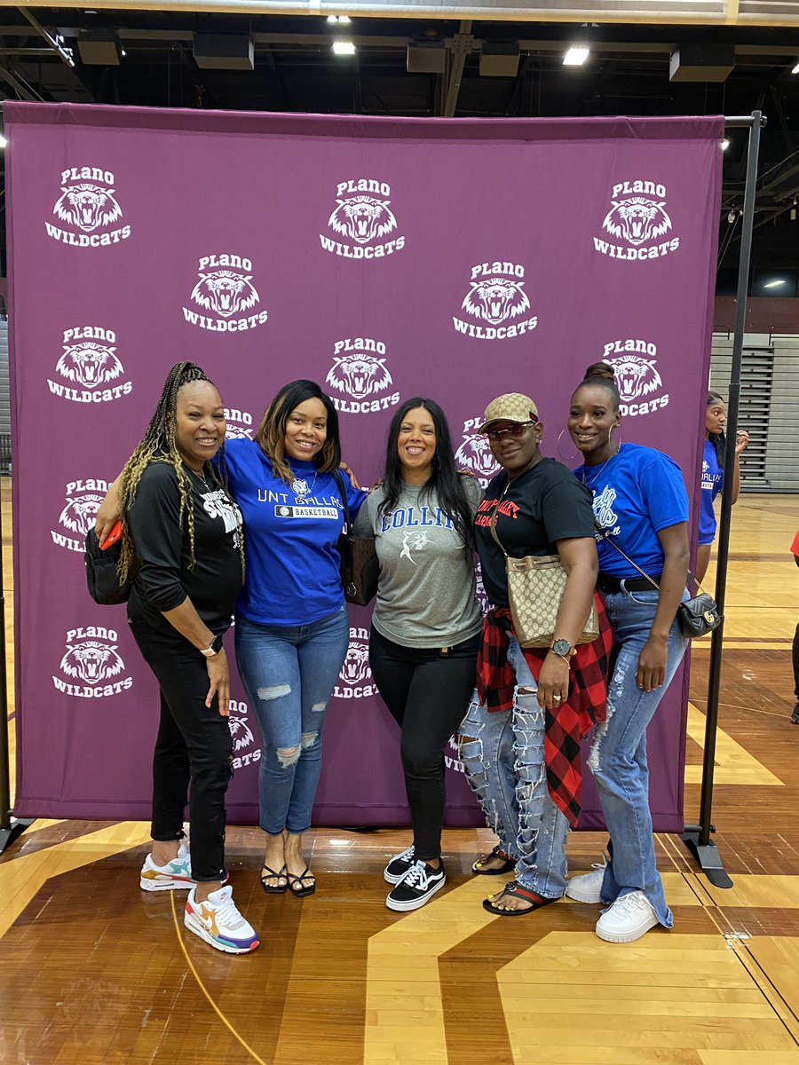 ladyscorpio45's tweet image. NLI #SigningDaySports @PlanoGirlsBBall @PlanoBasketball #signingday2022 💕👏🏽🏀🫶🏽