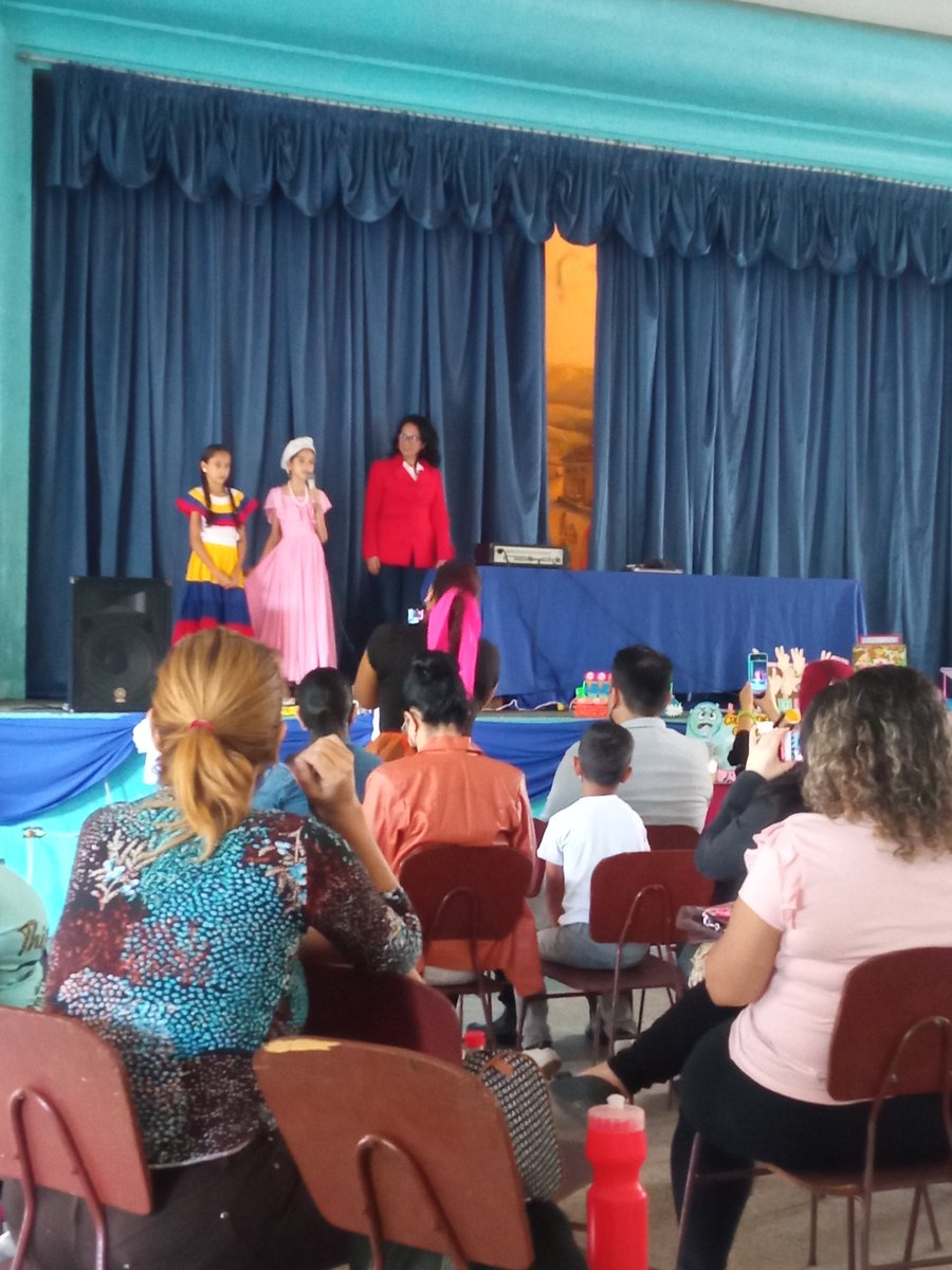 EB_SIMONBOLIVAR's tweet photo. Experiencias significativas en el Congreso pedagógico mayo 2022.
@_LaAvanzadora @MPPEDUCACION @RosangelaOrozco @Berzabethg1 @SPETachira @ZonaEducTachira https://t.co/VudrQaZDA9