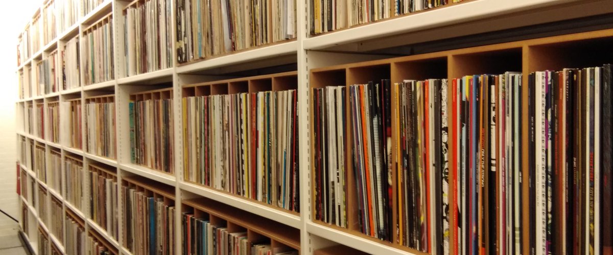 Fancy working literally with me at the national Sound Archive at the BL? There is currently a role going - britishlibrary.recruitment.zellis.com/birl/pages/vac…

the hitch is that as well as knowing about sound recordings you also need to know your way around an SQL database (and ideally Microsoft Access)!