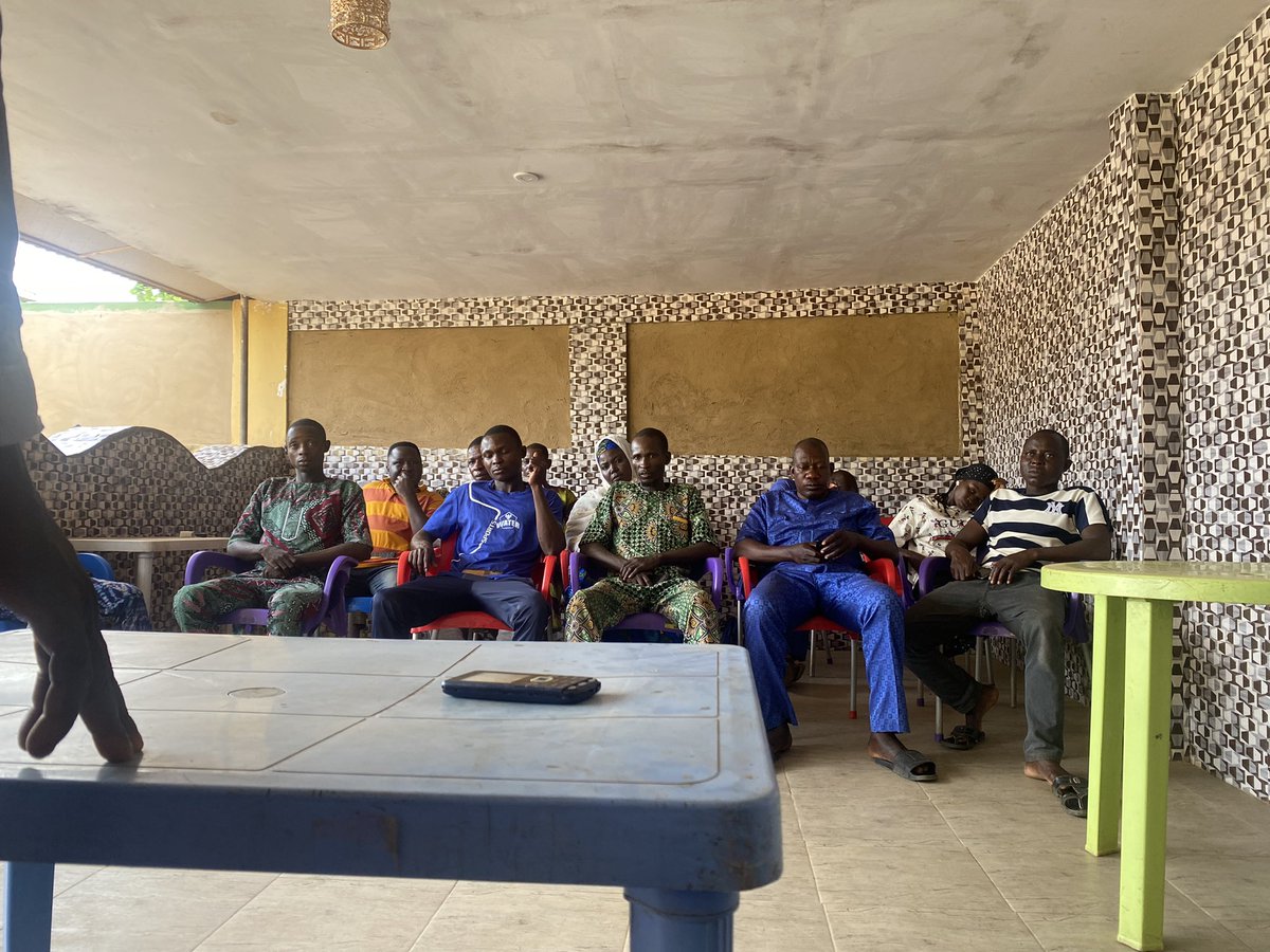 Deshysmalls's tweet photo. Addressed some community elders and youth leaders today. https://t.co/wVVcLb2fCC