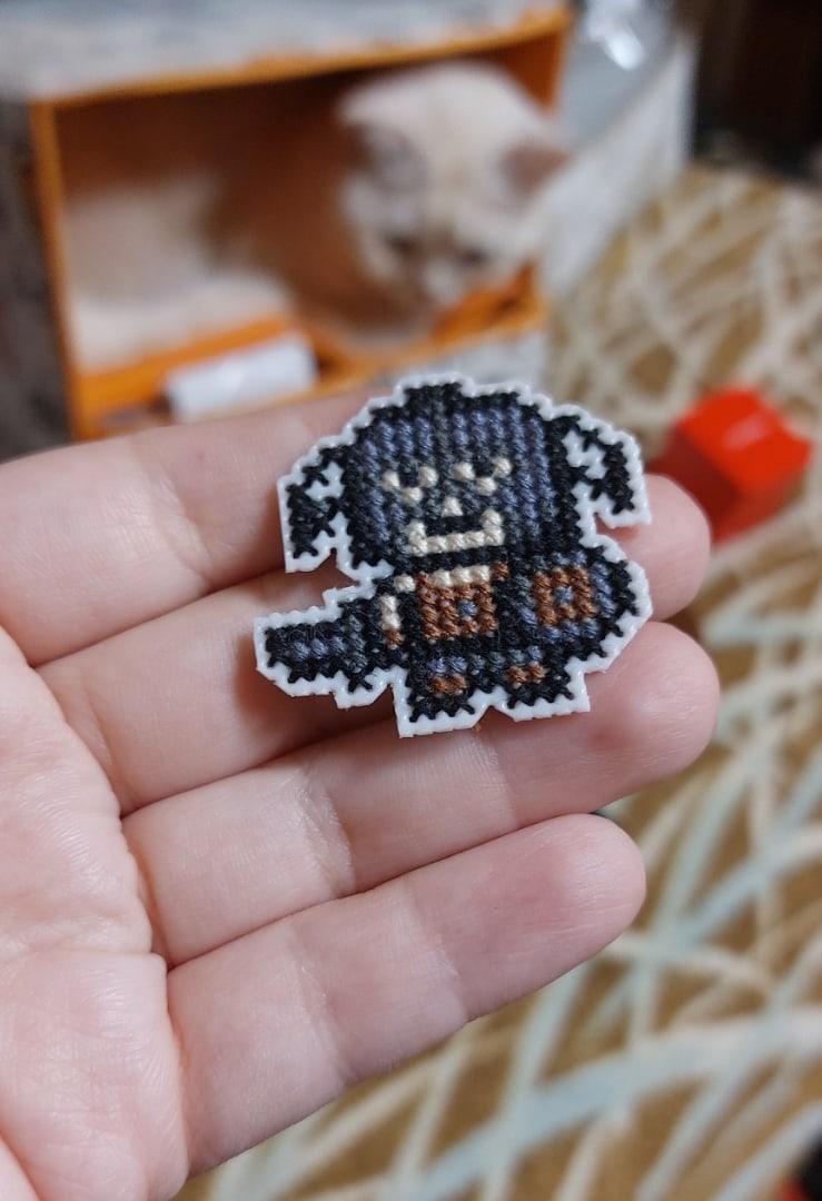 Hell_arred's tweet photo. Small spoiler I want to make a series of badges for Skyrim.
The first one is almost done 🎮

The cat helps in the background)

Yes, I have Skyrim on Nintendo too 🎮

#handmade #crossstitch #cross_stitch #Skyrim #Nintendo #cats #dovakin https://t.co/wOk9hvKVod