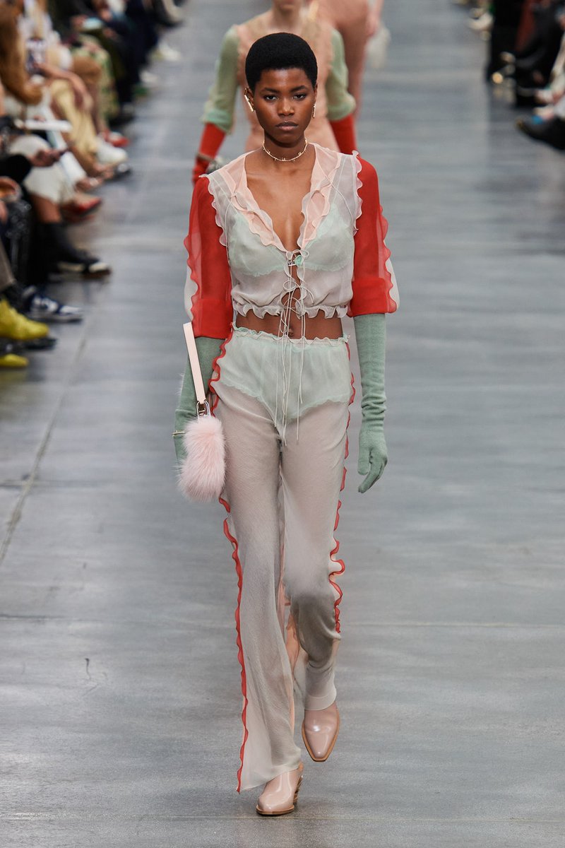 d__ty's tweet photo. Fendi fall/winter 2022
milan fashion week
https://t.co/swrq9xMZx3 https://t.co/xhBtNf21J5