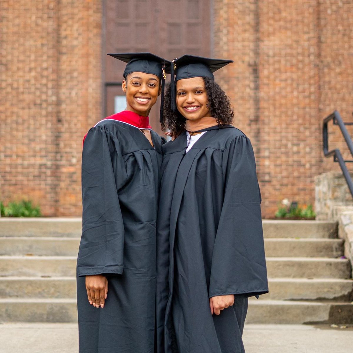 DaytonWBB's tweet photo. Congratulations to our seniors who graduated this past weekend‼️ Excited to see where the future takes you, keep making us proud ✈️

#UDWBB // #GoFlyers https://t.co/LCWbRPUPm8