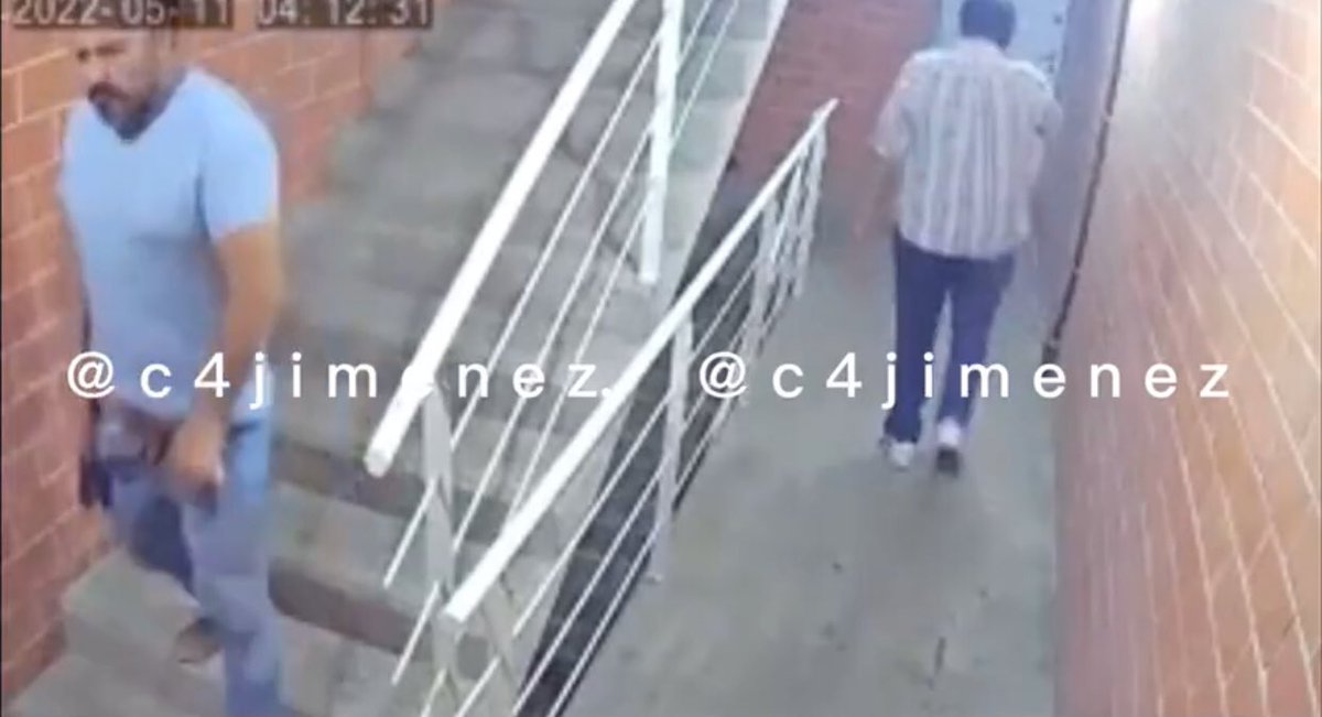 c4jimenez's tweet photo. IDENTIFICAN AL QUE ANDA LUCIENDO SUS MISERIAS
Aseguran q se llama David.
Vive en la @stamalaribera
Y así anda exhibiéndose frente a la cámara de una mujer.
La @FiscaliaCDMX dice q no lo investiga, pues está esperando q alguien vaya a denunciarlo.
Si ud lo conoce, exhíbalo! https://t.co/3cV3zOUzpv