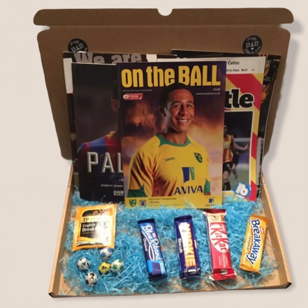 ExemplaryMade's tweet image. 📢 Order Update 📢

For anyone looking to place an order with ourselves, tomorrow will be the last day we will be posting orders as we are on holiday from the 14th May to 21st May. ⛱ 

All enquiries/orders placed during this time will be responded to when we are back. 📱