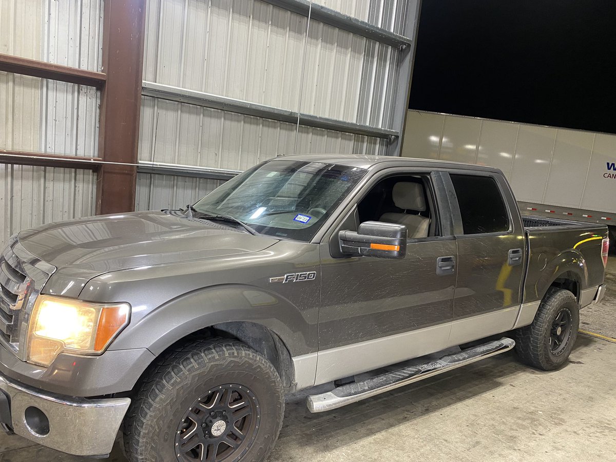 sailysanchez21's tweet photo. Out with the F-150 in with the 2500 🤠 https://t.co/n8AaJPpegk