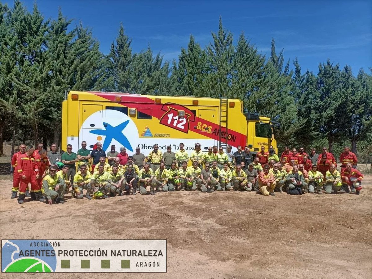 aaffaragon's tweet photo. Jornada de presentación del nuevo sistema TETRA de comunicaciones que comienza a implantarse este año y prácticas junto a la UME, técnicos , #AgentesProteccionNaturaleza y brigadas forestales.
.
#INFOAR #IncendiosForestales #Aragón @UMEgob @gobaragon @IIFFAragon https://t.co/t3SFafFB53