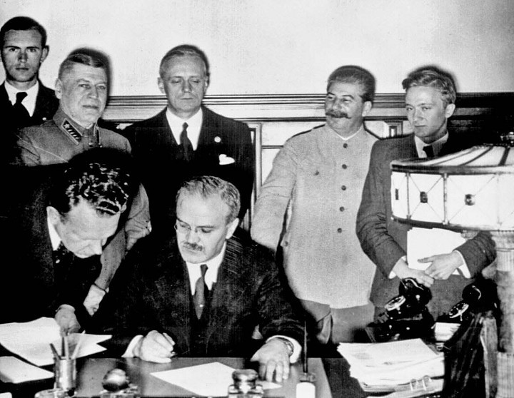 Rebuffed by the Poles, Hitler goes to the last remaining option for a deal and makes a pact with Stalin. This is the infamous Molotov-Ribbentrop pact. Having made the decision to destroy Poland, and with the Anglo-French bloc hardened against him, he needs at least one ally. (22)