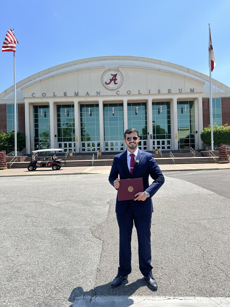 Fa_q8_hd's tweet image. ﴿ وَآخِرُ دَعْوَاهُمْ أَنِ الْحَمْدُ لِلَّهِ رَبِّ الْعَالَمِينَ ﴾

تم بحمدالله تخرجي 
من الولايات المتحدة الامريكية
من جامعة

The University of Alabama 

وحصولي على درجة البكالوريوس
 في تخصص الهندسة المدنية 
سائلاً المولى لي و لكم التوفيق

م/ فهد محمد النملان