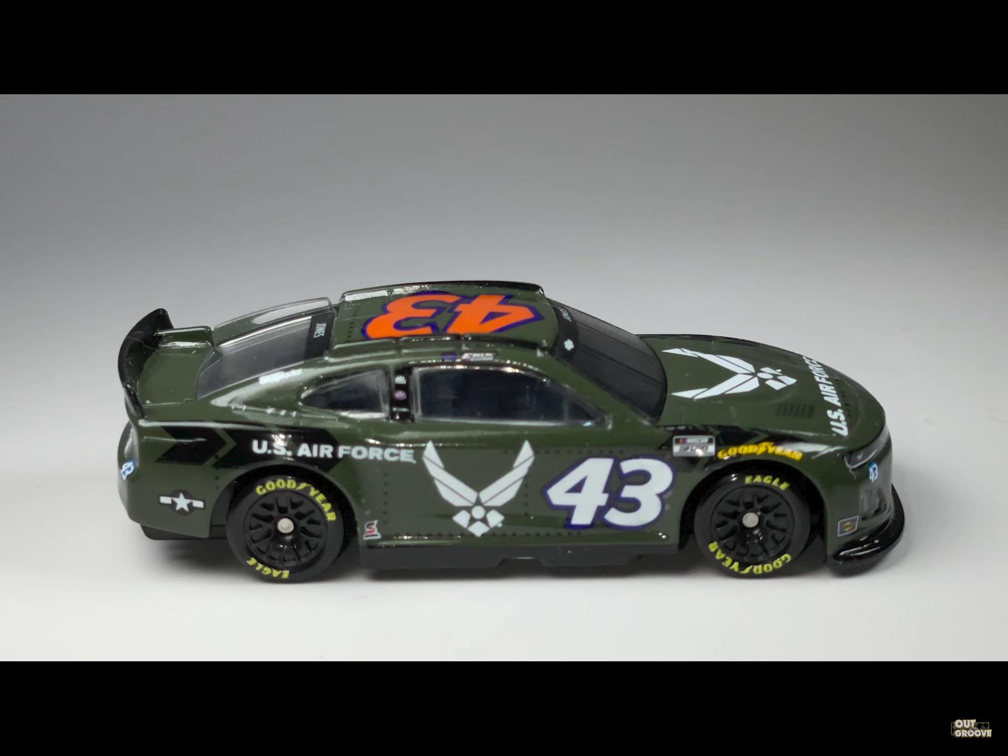 Modellino Pressofuso Lionel 1:24 - Erik Jones U.S. Air Force 2022 Cromato