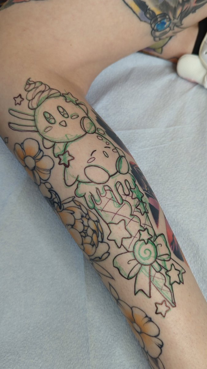 femmeteau's tweet photo. Freehand Kirby gap filler for one of my fave clients :) 🍭🍦⭐ https://t.co/KAFHltS67q