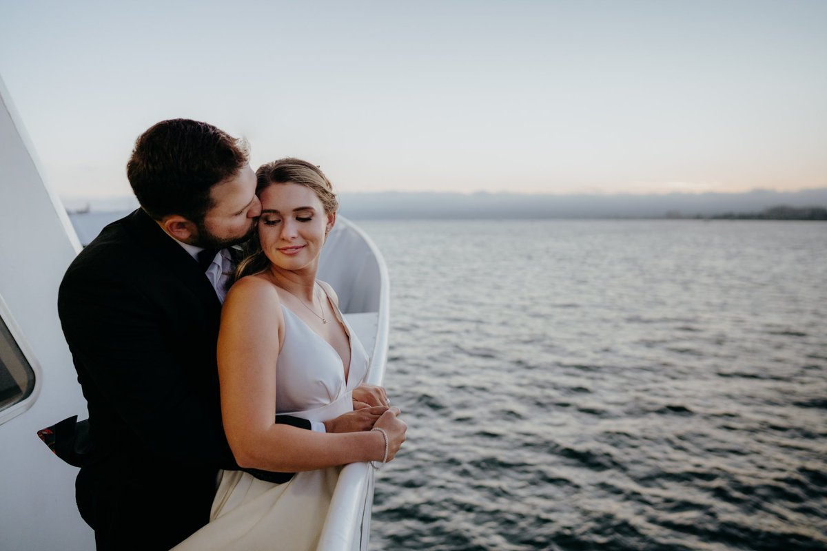Robert_cobb_pht's tweet photo. GM🌅 
Classic horn blower wedding 
#DowntownSD #balboapark #weddingphotography https://t.co/z5AFRigDbG