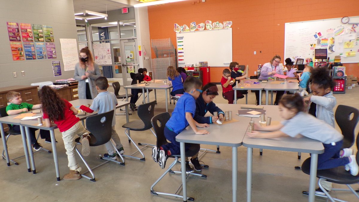 StemWloo's tweet photo. 🏘🏢🏫Lowell Elementary School students built structures using various cardboard materials in art class!  Check out some ideas they had for making structures stable.    We love to see our students learning by doing.  STEAM in @WaterlooSchools. https://t.co/KLmGEDc3pZ