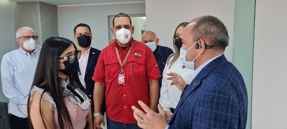 torrealbaf's tweet photo. Junto a la Compatriota Bolivariana 2da Vicepresidenta @35vanesamontero inauguramos el Servicio Médico del Instituto de Previsión Social de las Parlamentarias y los Parlamentarios para el beneficio de los mismos y sus familiares.

#NuestraAméricaUnida @NicolasMaduro @jorgerpsuv https://t.co/cjjjzHSxqW