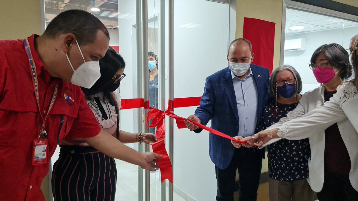torrealbaf's tweet photo. Junto a la Compatriota Bolivariana 2da Vicepresidenta @35vanesamontero inauguramos el Servicio Médico del Instituto de Previsión Social de las Parlamentarias y los Parlamentarios para el beneficio de los mismos y sus familiares.

#NuestraAméricaUnida @NicolasMaduro @jorgerpsuv https://t.co/cjjjzHSxqW