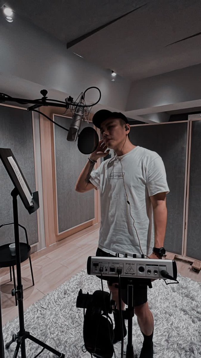 nftkny's tweet photo. 🎙Mic test session.

#KNYNFT #KNYLOW #NFTDROP #NFT https://t.co/JR79GBopJ0