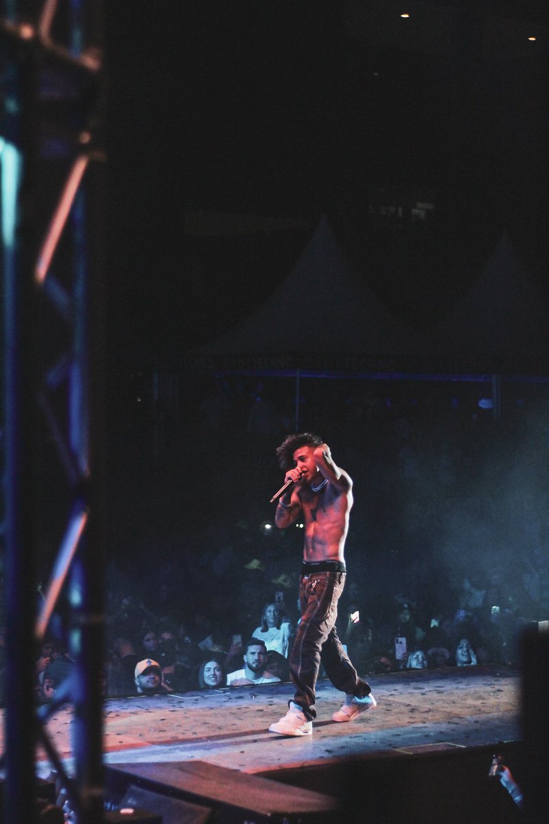 DanielsZone's tweet photo. Le tomé estas fotos a @MicroTDH estando en su concierto, no pude lograr a que él las vea por Instagram, ayúdenme por aquí  mencionandolo o RT, gracias!😭🚀 #Venezuela #MicroTDH #Caracas #photography #EnSoledad #News https://t.co/XzmJFxQJGT