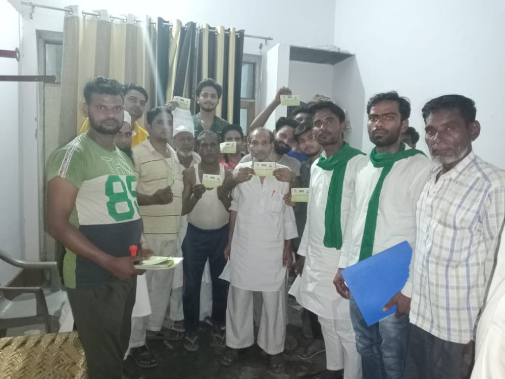 Kamil_Ahamad7's tweet photo. @aimim_national.....
आज #मोदी नगर विधान सभा के ग्राम सभा #गदाना में AIMIM ने #वाहिद भाई को ग्राम सभा अध्यक्ष नियुक्त किया इस मौके पर #AIMIM के सभी पदाधिकारी मौजूद रहे..
आपका अपना #Kamil_Ahamad
विधान सभा #महासचिव
#JOIN_AIMIM https://t.co/xDCP4jv6cc
