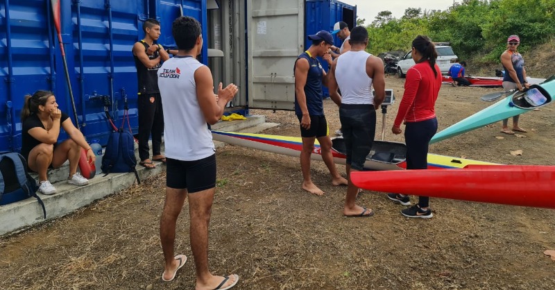 ECUADORolimpico's tweet photo. Federación de #Canotaje realizó selectivo rumbo a Juegos Bolivarianos

Varios deportistas participaron del chequeo que escogerá a quienes cuenten con los mejores tiempos para lograr medallas en #Valledupar2022
@CanotajeEc