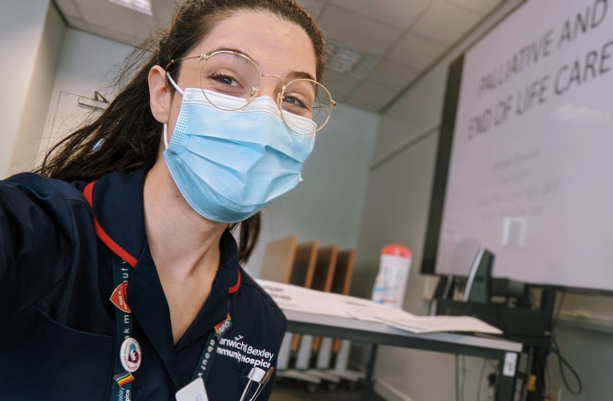 Delivering #PalliativeCare and #EndOfLifeCare training for the very first time to Newly Qualified Nurses on this very special #InternationalNursesDay.

I'm grateful and proud to be a Palliative Care Nurse.
Advice from other Senior Lecturers/CNS/Professionals is always welcomed ✨