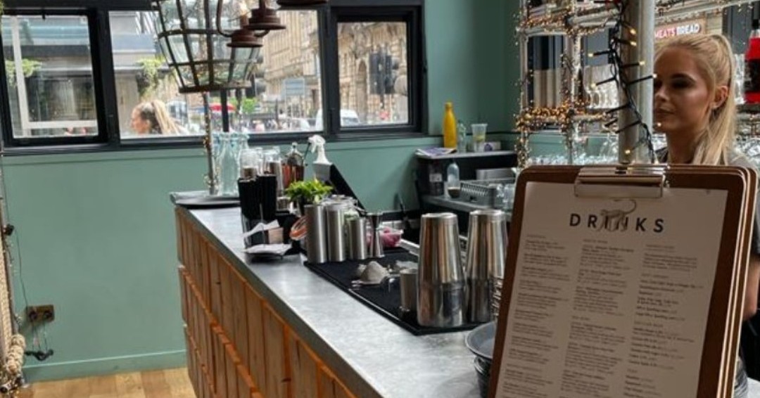 ellis_mack's tweet photo. Team Ellis Mack on tour to try the newly opened @mowglistfood 🐒👍 https://t.co/dkAtrVebPp