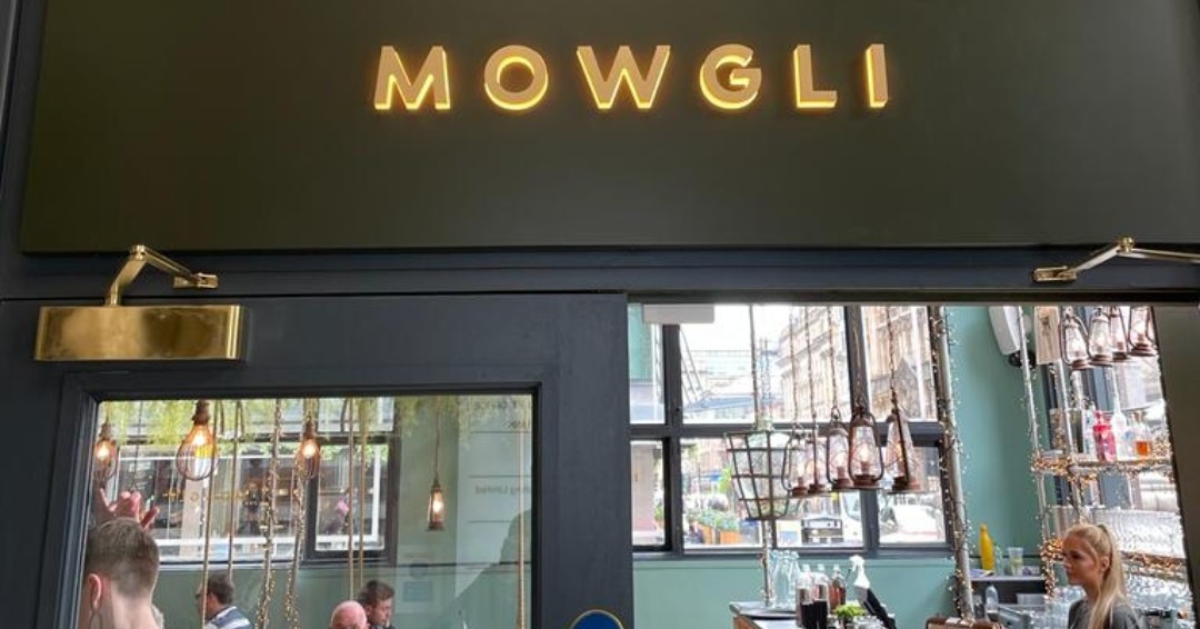 ellis_mack's tweet photo. Team Ellis Mack on tour to try the newly opened @mowglistfood 🐒👍 https://t.co/dkAtrVebPp